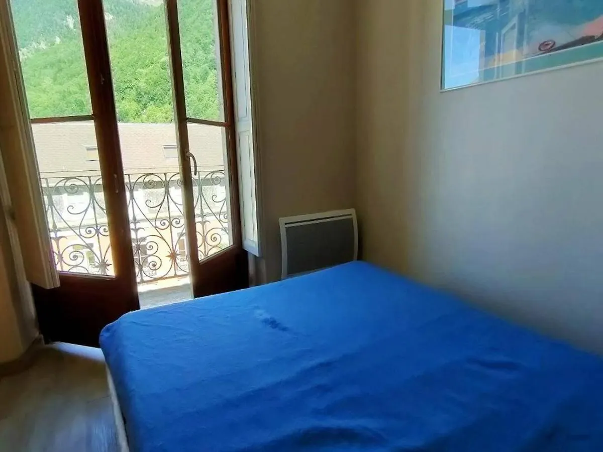 Appartement Renove 4/6 Pers. Avec Parking Au Centre De Cauterets - Fr-1-234-172 فرنسا